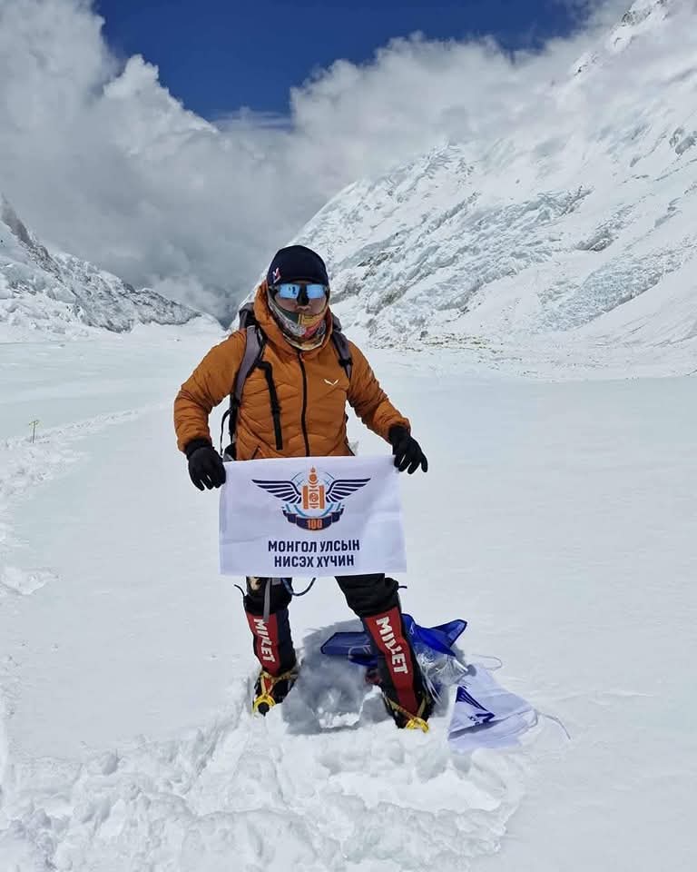 🇲🇳 Балдоржийн Батхишиг, Алтангэрэлийн Баттогтох нар 2025.05.18 өнөө өглөө Эверестийн оргилд (8848.86 м) амжилттай гарчээ.  БАЯР ХҮРГЭЕ

Эх сурвалж:Everest today 

#TV5Mongolia