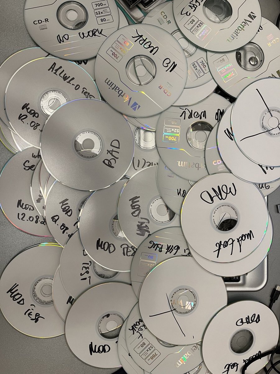 vluchitz's tweet image. What developing software for the #Sega #32XCD really looks like. The alternative title is "Negative environmental effects of developing software for the Sega 32XCD".