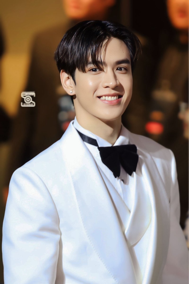 FilmtnpStudio's tweet photo. Red Carpet ◡̈ 

So gorgeous ~

NATARAJA 16th X FILM 

#นาฏราชครั้งที่16
#FilmThanapat 
#ฟิล์มธนภัทร https://t.co/MShmPjplfo