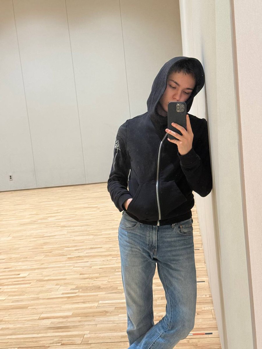 vernon mirror selfies 😮‍💨😮‍💨
