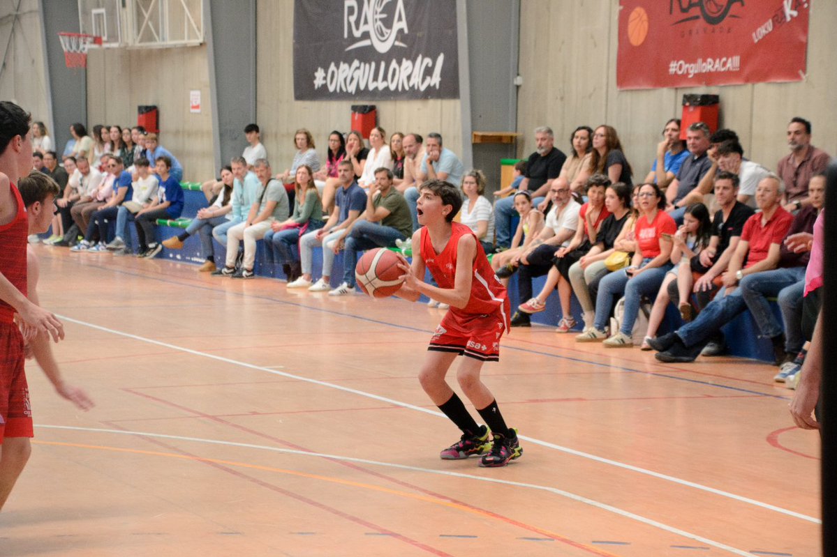 🏆 #FABGrInfMas
📆 Final
⏰ 13.15
⏱ 4C
📍 CES Ramón y Cajal
🏀 Alsa <a href="/CDRaCa/">CD Tear Ramón y Cajal.- RACA</a> 59
🏀 JL Fisios Crestanevada <a href="/ARMILLACB/">Armilla Baloncesto</a> 37
📱 #AficiónFAB andaluzabaloncesto.org/granada/delega…