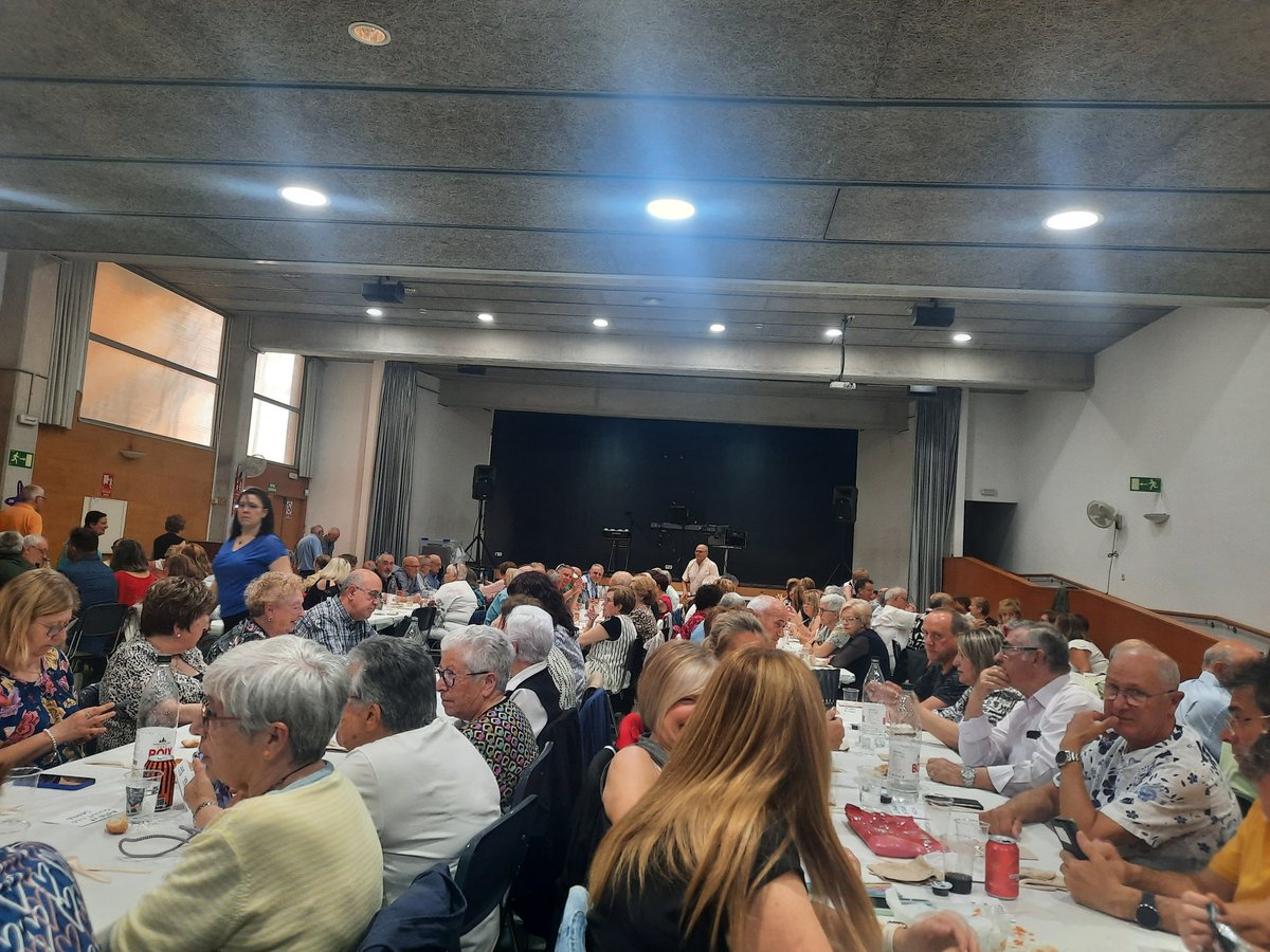 Un any més, i ja van uns quants, a la paella popular de Can Palet <a href="/euterrassa/">Esquerra Unida Terrassa🔻</a>