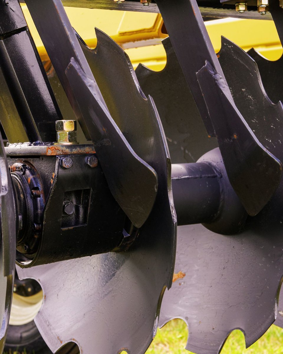 Less greasing. More working. Our oil bath bearings set the standard for low-maintenance performance. #FarmEfficient #KelloBiltAdvantage