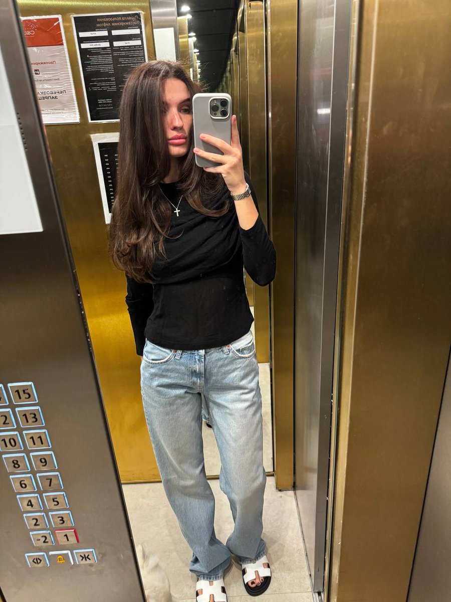 Some toes for you to drool over 🫠🫠🫠

findom femdom feetdom walletdrain paypig cashcow simp whalesub humanatm