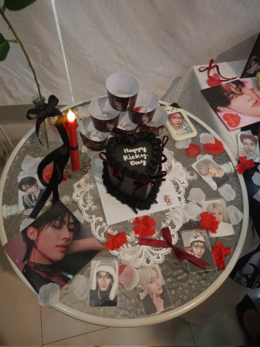 zzunyxxd's tweet photo. happy birthday my baby rickyy, wish you all the best yaa menggkuu ๐ฅณ, loplop pokoknya mah ๐ซฐ
#Ricky21stBirthdayPURRty #RickyRougeSoiree #HappyRickyDay https://t.co/7OjKLmybJH