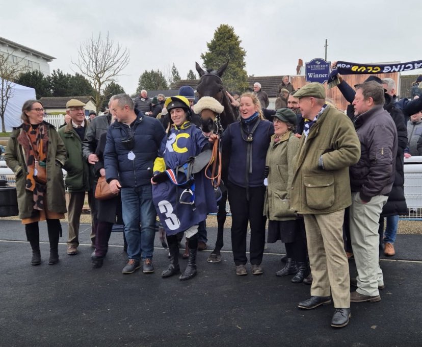 🤷🏻‍♂️Have you ever wanted to try racehorse ownership?

Well here at the Racing Club, we offer the full ownership experience for just a fraction of the price!

This means for a one off payment, with no hidden costs, you get the opportunity of:

✅Weekly updates about your horse!
✅A