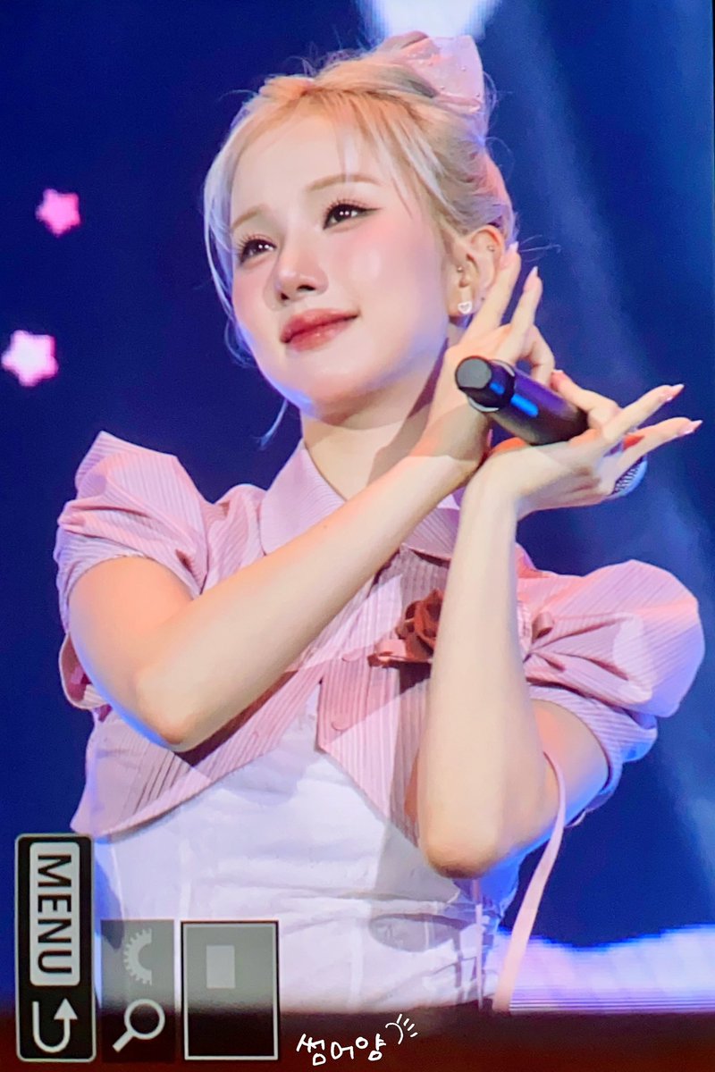 summer__715's tweet image. 250518 MIXPOP 콘서트 프리뷰
☺️🫶🏻
#비비지 #VIVIZ #은하 #EUNHA
#MIXPOPCONCERT