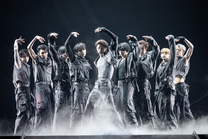 modelpress's tweet photo. &amp;TEAM初アジアツアー、アンコール公演決定

“グループ史上最大規模”
 さいたまスーパーアリーナで開催🎉

🔻写真・記事詳細はこちら
https://t.co/BHkjZASLg5

▫️日程
10月25日・26日

#ASIATOUR_AWAKENTHEBLOODLINE @andTEAMofficial https://t.co/kiohESGDNK