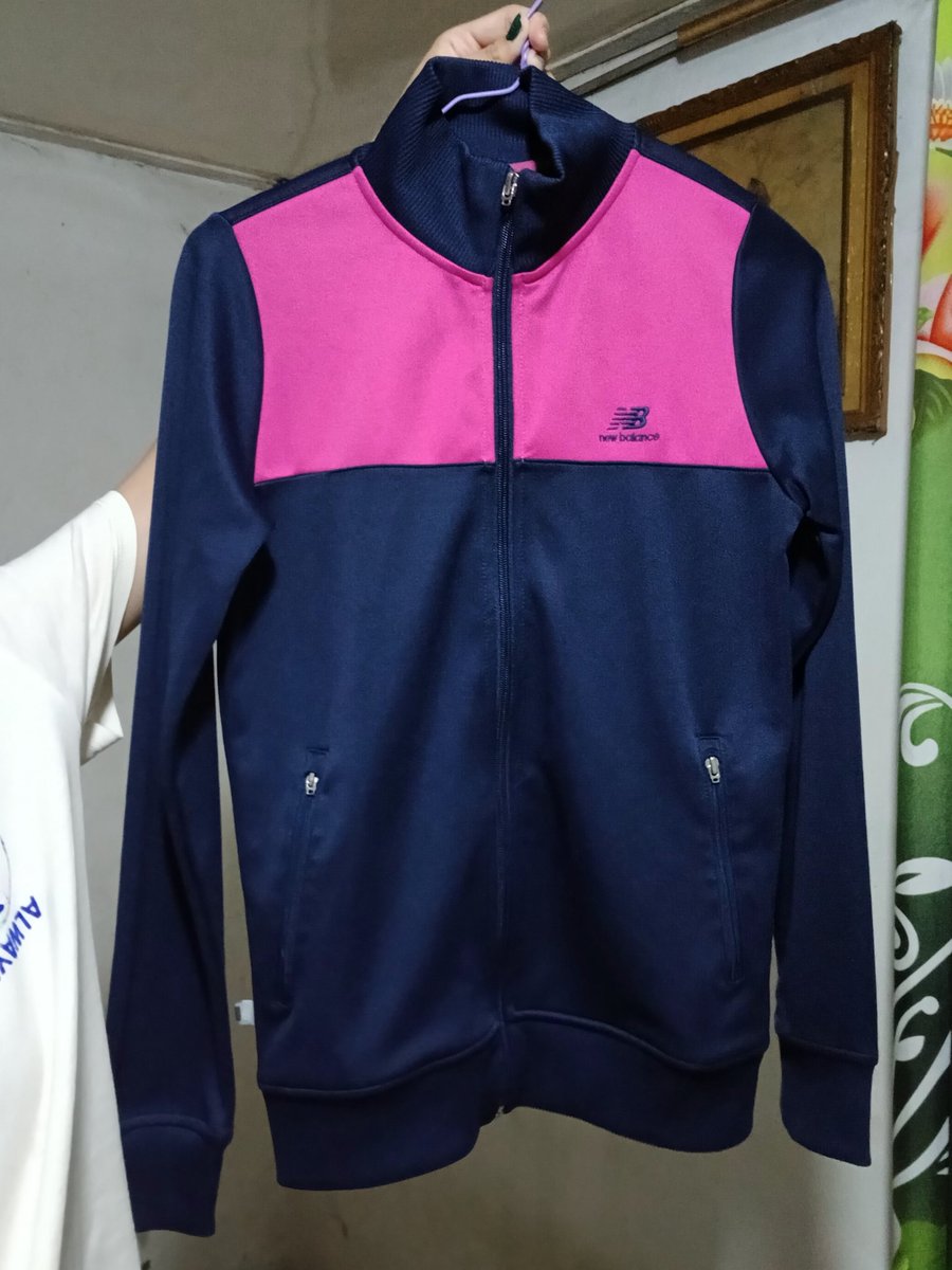 🍓langsung dm aja gada notif di rep tweet media