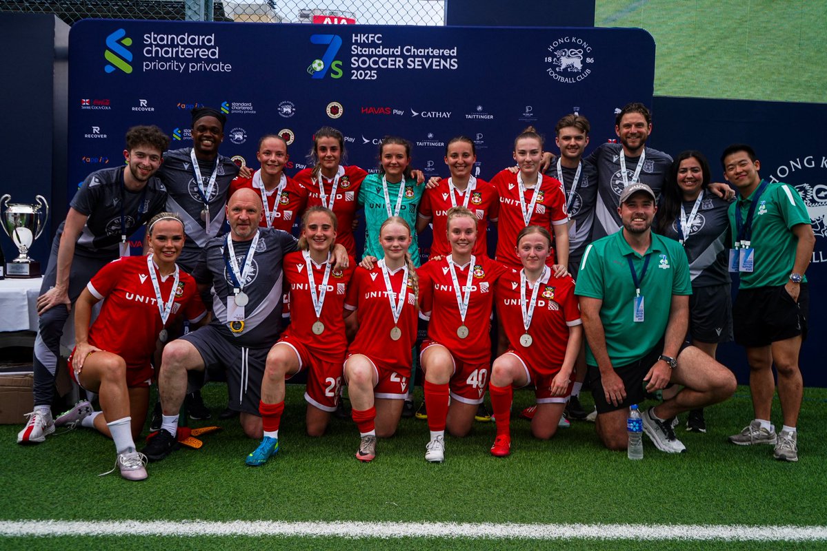 WrexhamAFCWomen's tweet image. A special group of players, who have represented the Club fantastically in Hong Kong 🇭🇰
Llongyfarchiadau, pawb ❤️
🔴⚪️ #WxmAFC