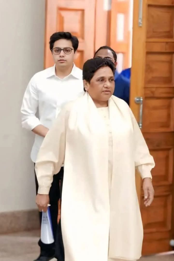 दीपशिखा इन्द्रा (@deepshikhaindra) on Twitter photo राष्ट्र गौरव, सामाजिक परिवर्तन की महानायिका, आयरन लेडी बहनजी के साथ माननीय मुख्य राष्ट्रीय कोऑर्डिनेटर आकाश जी
आज की सबसे खूबसूरत तस्वीर 🩵🩵
शुक्रिया बहनजी 🙏🌸
<a href="/bspindia/">Bahujan Samaj Party</a>
<a href="/AnandAkash_BSP/">Akash Anand</a>
<a href="/MP_SiddharthBSP/">Ashok Siddharth BSP</a>
<a href="/VivekkumarProf/">Prof. VIVEK KUMAR ( A World ranking Sociologist )</a> राष्ट्र गौरव, सामाजिक परिवर्तन की महानायिका, आयरन लेडी बहनजी के साथ माननीय मुख्य राष्ट्रीय कोऑर्डिनेटर आकाश जी
आज की सबसे खूबसूरत तस्वीर 🩵🩵
शुक्रिया बहनजी 🙏🌸
<a href="/bspindia/">Bahujan Samaj Party</a>
<a href="/AnandAkash_BSP/">Akash Anand</a>
<a href="/MP_SiddharthBSP/">Ashok Siddharth BSP</a>
<a href="/VivekkumarProf/">Prof. VIVEK KUMAR ( A World ranking Sociologist )</a>