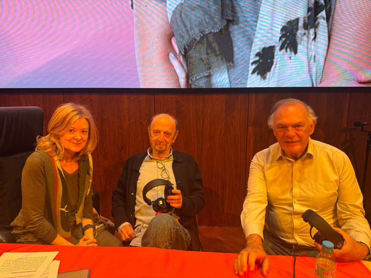 Estamos en la tertulia de maduritos. Nos acompañan José Luis Garci, Andrés Aberasturi y <a href="/PedroPiquerasG/">Pedro Piqueras Gómez</a> . Empezamos hablando de cine relacionado con los Museos y acabamos...