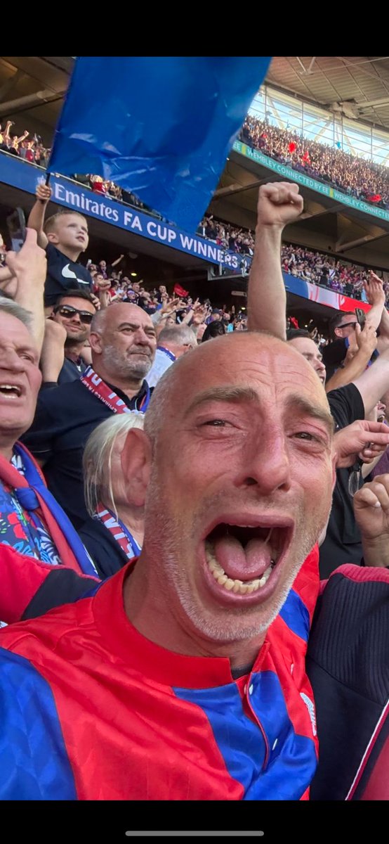 Max Rushden 💛🖤 tweet media