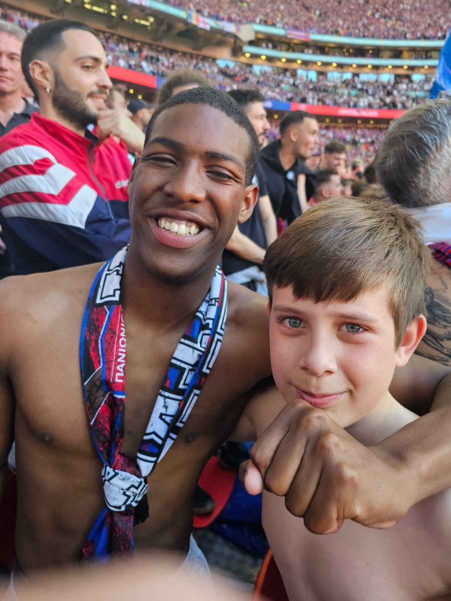 My son with his hero. <a href="/ultrascpfc/">Holmesdale Fanatics</a> <a href="/holmesdale_road/">Holmesdale Road</a>