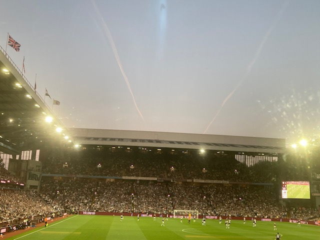 robbishopavfc's tweet image. A V-sign over the Holte End on Friday evening...