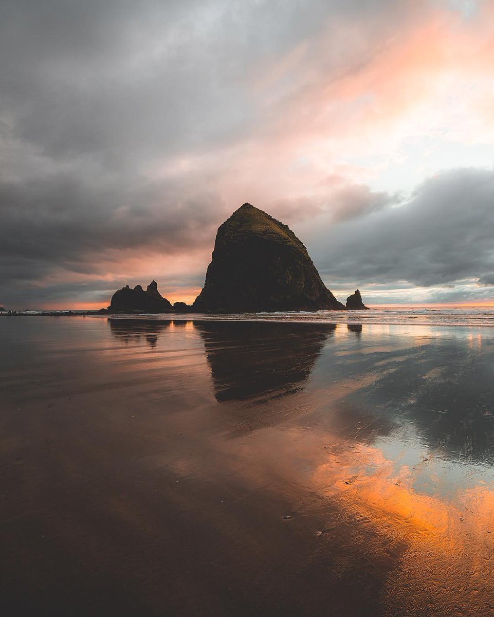 Lush_Serenity's tweet photo. Cannon beach, Oregon. https://t.co/6xfITX0Vq4