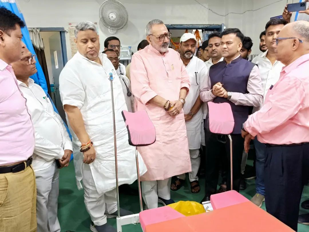 DM_Begusarai's tweet photo. आज सामुदायिक स्वास्थ्य केंद्र चेरिया बरियारपुर के नवनिर्मित मॉड्यूलर लेबर रूम का उद्घघाटन माननीय विधायक बेगूसराय, श्री कुंदन कुमार एवं जिला पदाधिकारी बेगूसराय, श्री तुषार सिंगला द्वारा फीता काटकर कर किया गया। 

कार्यक्रम में  सिविल सर्जन बेगूसर��य, जिला प्रतिरक्षण पदाधिकारी बेगूसराय, ज़िला योजना पदाधिकारी बेगूसराय, अनुमंडल पदाधिकारी मंझौल, जिला कार्यक्रम प्रबंधक स्वास्थ्य सहित स्वास्थ्य विभाग के अन्य पदाधिकारी एवं कर्मी उपस्थित थे 

उद्घघाटन उपरांत जिलाधिकारी महोदय द्वारा सभी को इस मॉड्यूलर लेबर रूम की सुविधाएं के बारे में अवगत कराया गया। 

@tusharsingla_ias 
@iprdbihar