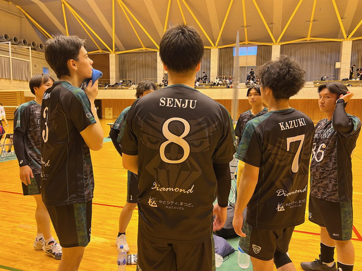 【社会人男子チーム】
昨日のクラブカップ千葉県予選は残念ながら1回戦敗退でした…😢

1回戦vsSLEEPさん
○25-22●
●28-30○
●24-26○

どのメンバーで挑もうとしっかり勝負所で点数取って、勝ち切らないとダメですね💦
あまりよくない内容でした…。

来年また再挑戦です！

#松戸ダイヤモンド