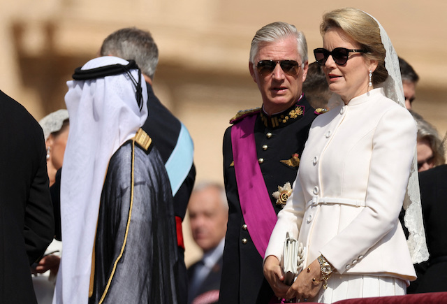 Non tanti i veli neri (nonostante esplicita indicazione nel dress code dell'invito) nelle delegazioni presenti alla Messa di inizio pontificato di #LeoneXIV. Ma le sovrane cattoliche come Matilde del Belgio e Sofia di Spagna rispettano il "privilegio del bianco"