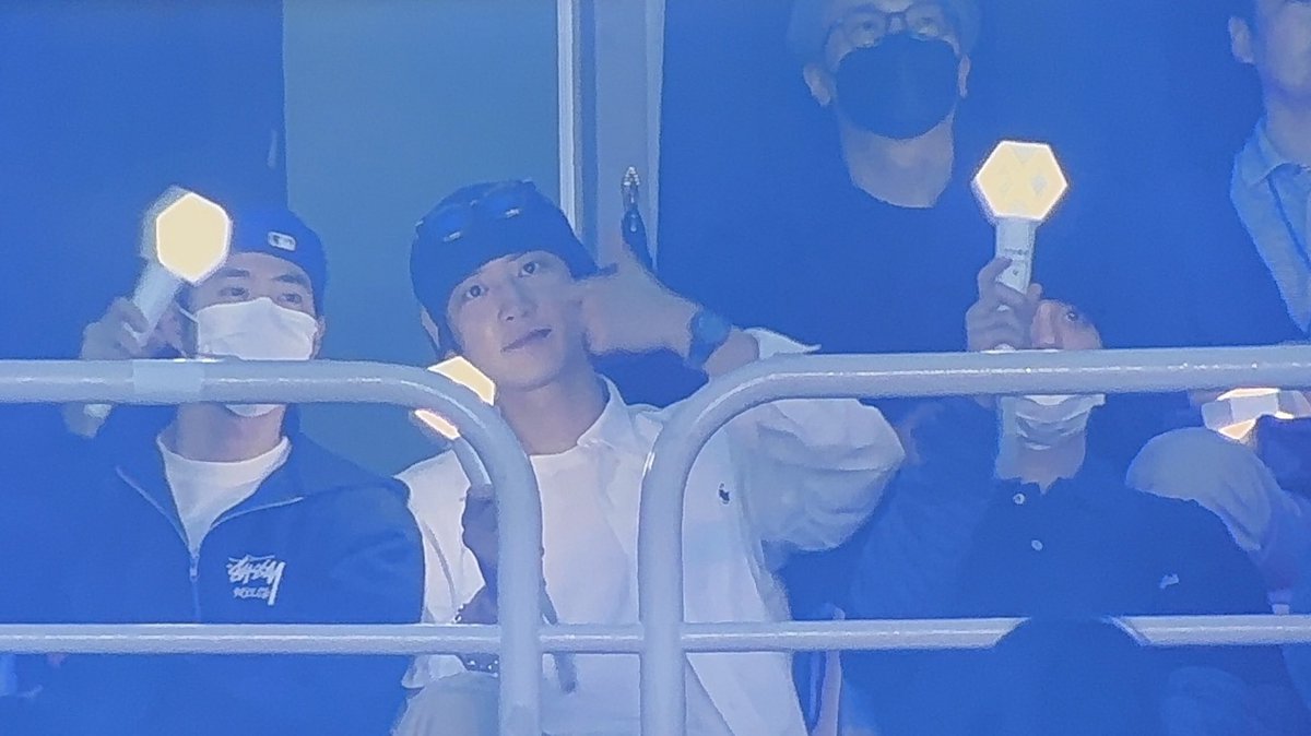 yu_myeon tweet picture