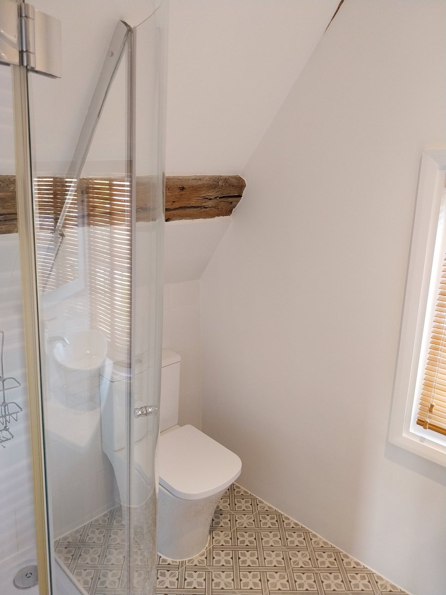 __Superior__'s tweet image. En-suite back together again following a water leak, new floor, shower tray and vanity unit. 
#Hadlow #Repeatcustomer