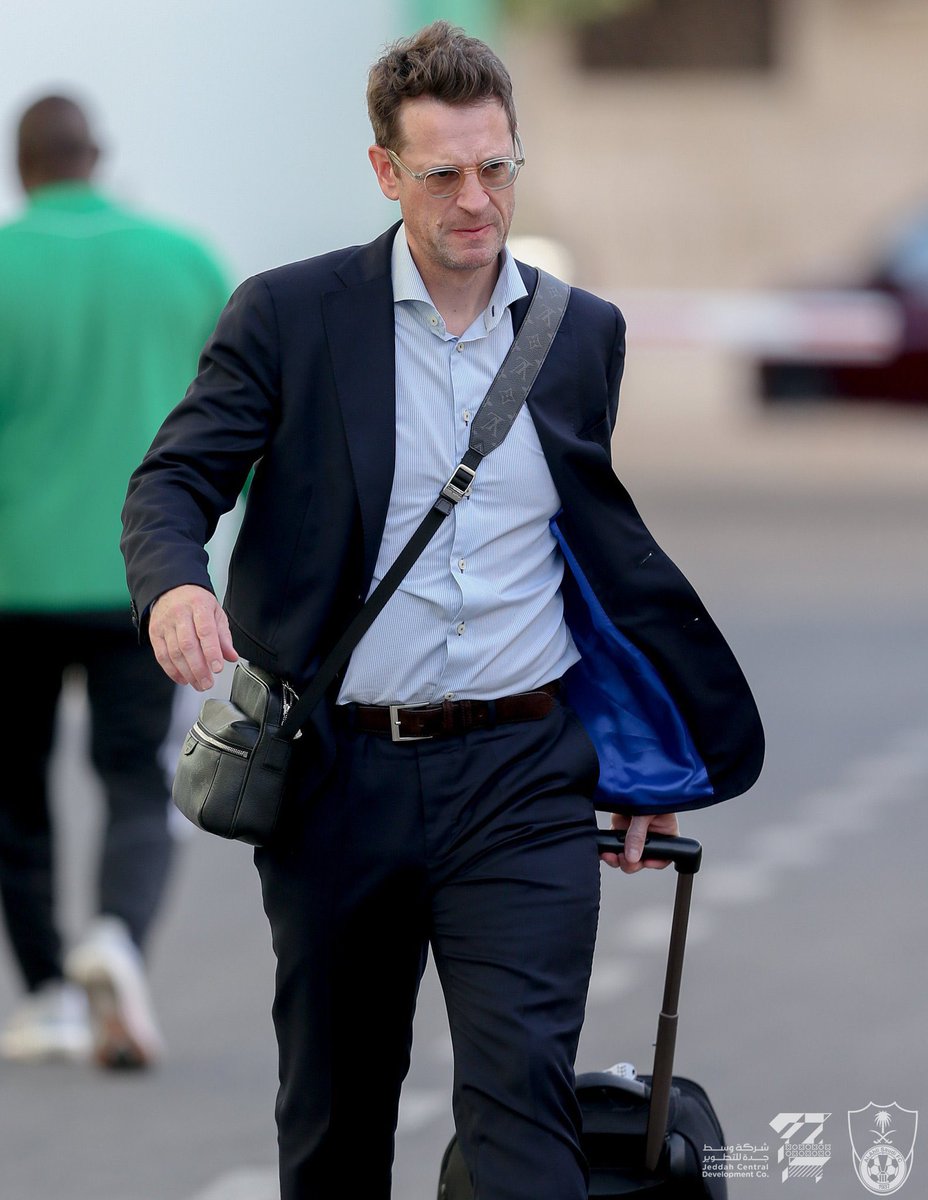 اعلم شيء واحد فقط 
من يريد بقاء مدرب يقوم بإرضائه 

و من لا يريد بقائه سيجد مليون عذر لرحيله 
اما طلب اموال كبيرة
او وجد عرض افضل 
او فضل الراحة 
او عدم مناسبته للمرحلة
كاعذار جروس و نيبوشا و بيريرا 

و اعلم انهم اذا لم يريدوا مدرب يستطيعوا ان يجعلوه يرحل بارادته بتطفيشه 
اذا