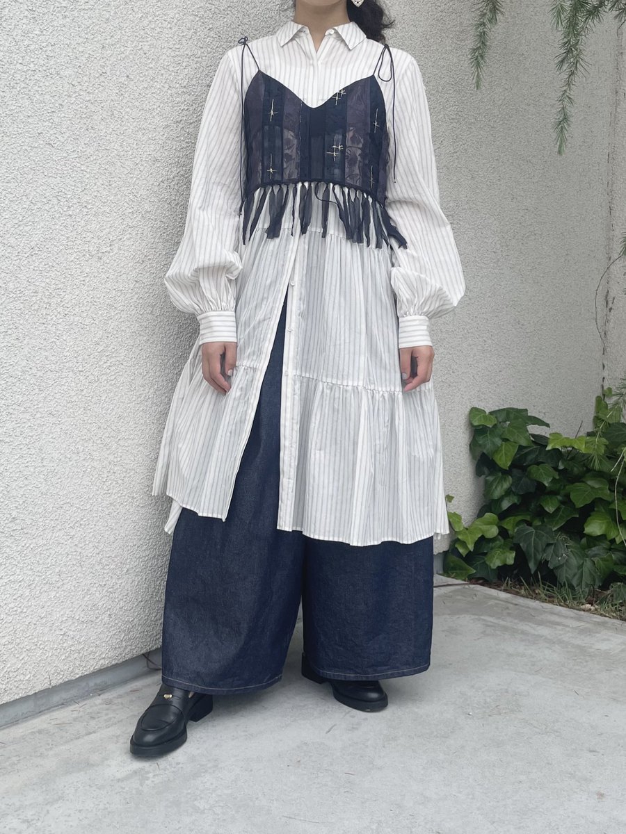 お客様とのお話の中で
生まれたスタイリング✴︎

sparkle patch camisole
dobby stripe tiered shirt dress ✔︎blue
mailing stamp petal denim ✔︎indigo

height…161cm