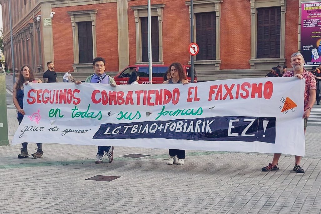 Elkarrekin saretzeko, antolatzeko eta olatu erreakzionario honi aurre egiteko garaia da.

Frente a los discursos de odio, frente a la escalada de agresiones, frente a su LGTBI+fobia; alianzas, organización y respuestas colectivas.

✊🏳️‍⚧️🏳️‍🌈