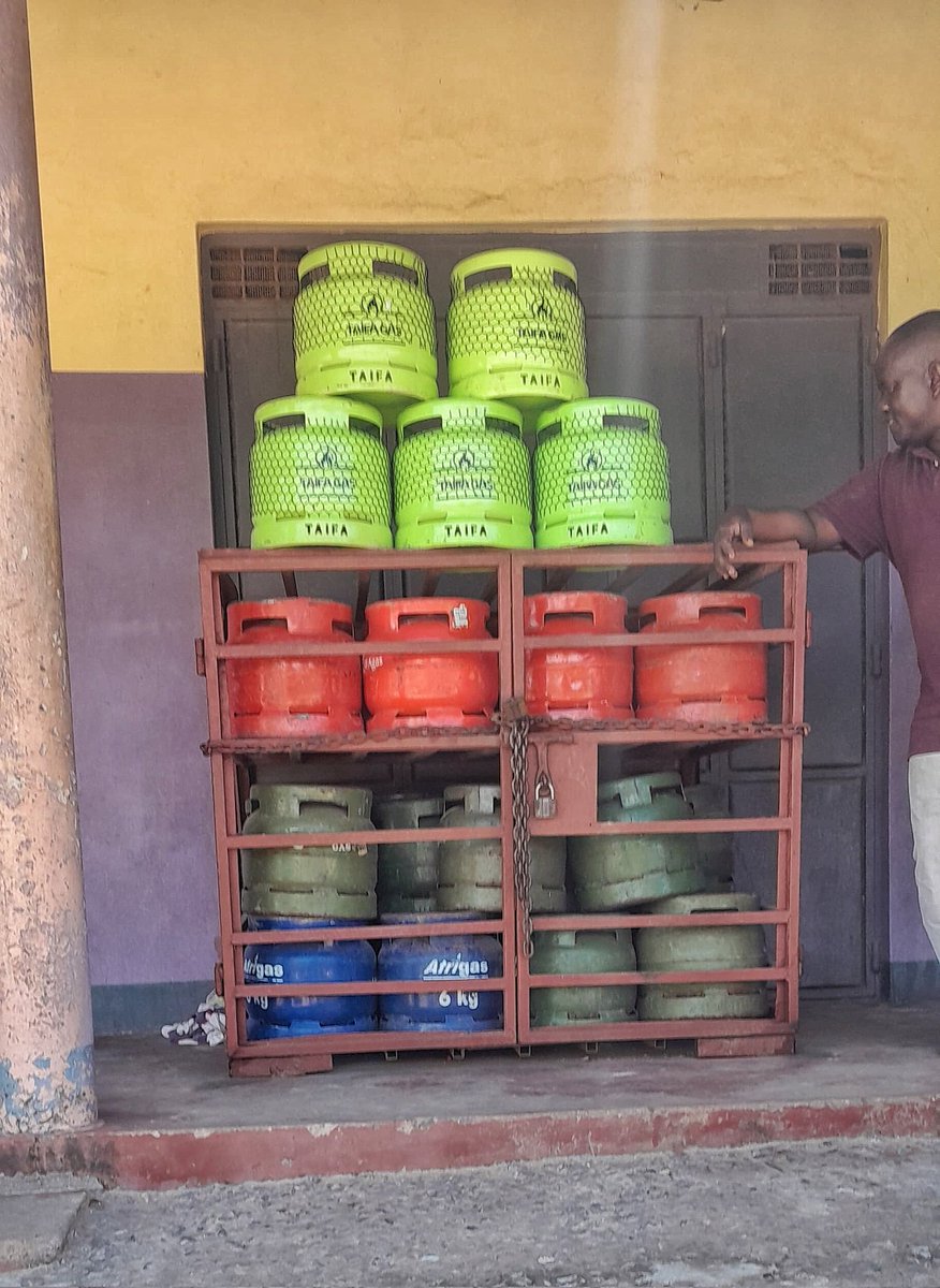 libewaltd's tweet photo. Tunaleta nishati nafuu karibu nawe!

Njia yetu ya usambazaji wa gesi ya Taifa Gas sasa inahudumia nyumba na biashara zilizopo Bamba na Ganze. Asanteni kwa kutukongowea. 

#TaifaGas #AffordableEnergy #LPGDelivery #CleanCooking #EnergyForAll #Ganze #Bamba #LibewaLimited https://t.co/ygbZAezTFo