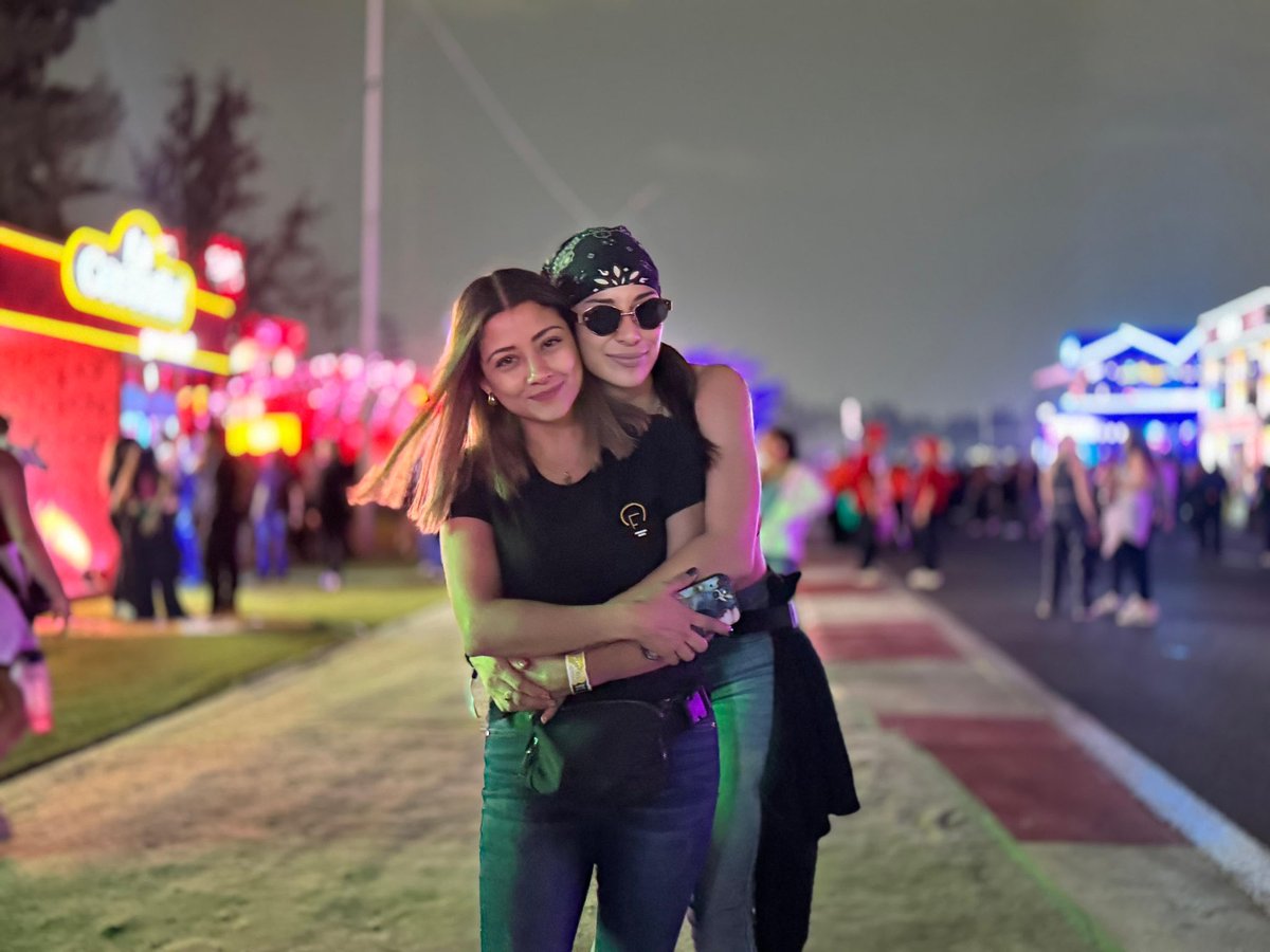 𝔸𝕟𝕟𝕒 ℤ𝕔 ✨🦩 tweet media