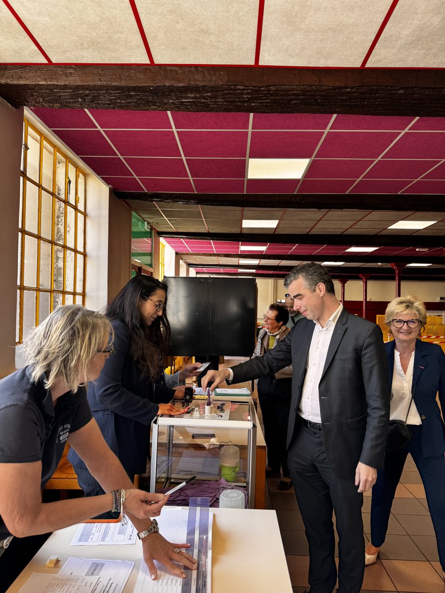 A voté ! 🗳️ 

Merci aux services municipaux ainsi qu’à toutes celles et ceux qui se mobilisent aujourd’hui pour faire vivre la démocratie ! #circo7105