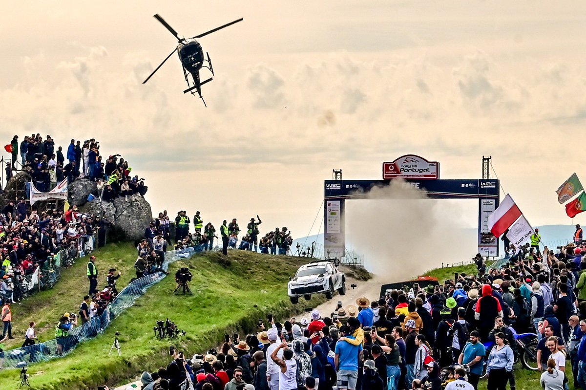OfficialWRC's tweet photo. No place like Fafe ❤️

#WRC | #RallydePortugal 🇵🇹 https://t.co/gSUI0QIvLg