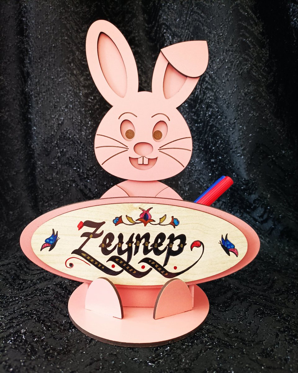 Günaydın, hayırlı huzurlu günler olsun.
Günün hediyesi: Kişiye özel kalemlik.