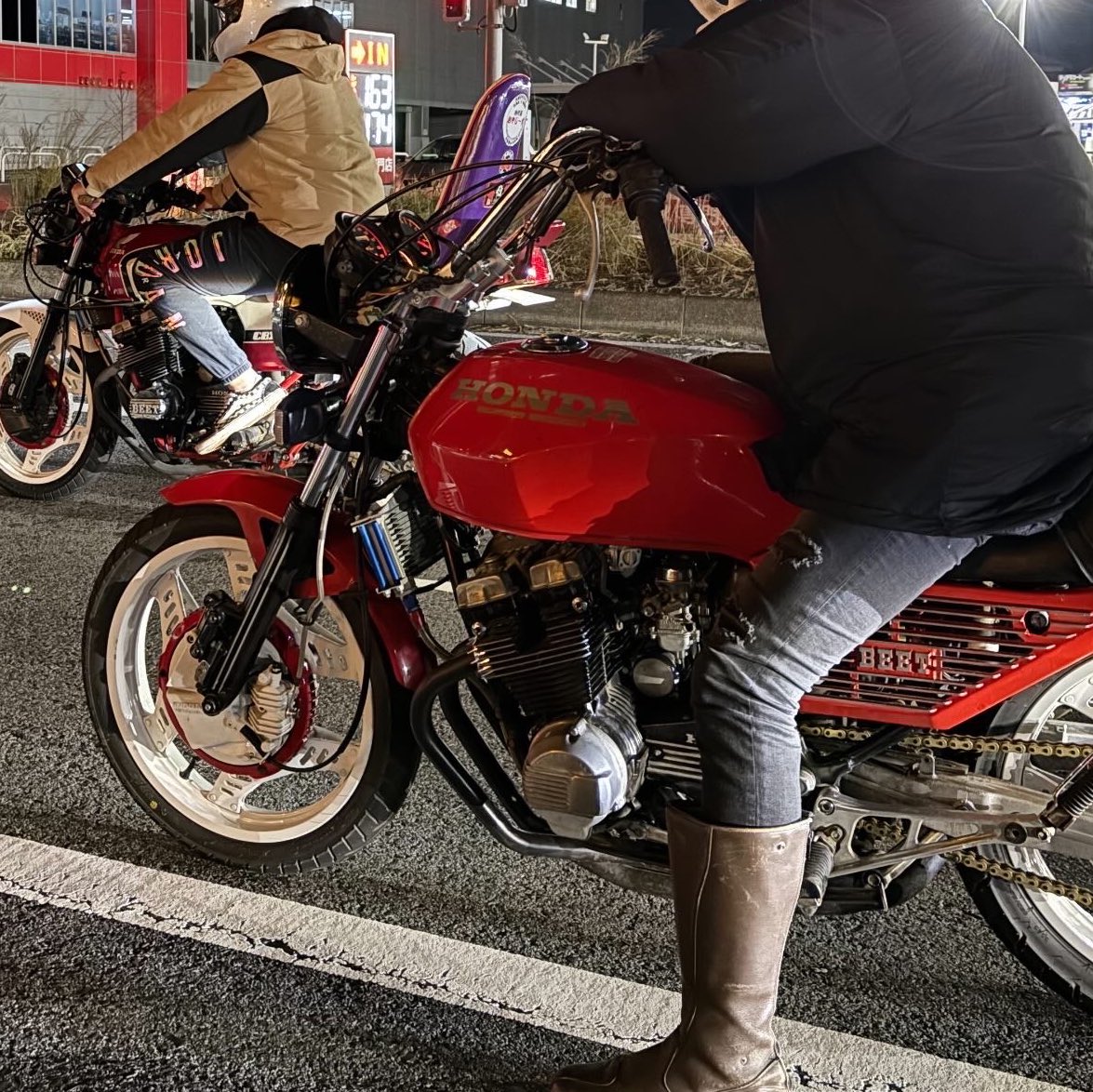 roto_pp's tweet photo. cbx400f 欲しい人いますか？？値段合えば売ります！

#cbx400f 
#cbr400f 
#バイク売ります https://t.co/VhazlndMV3