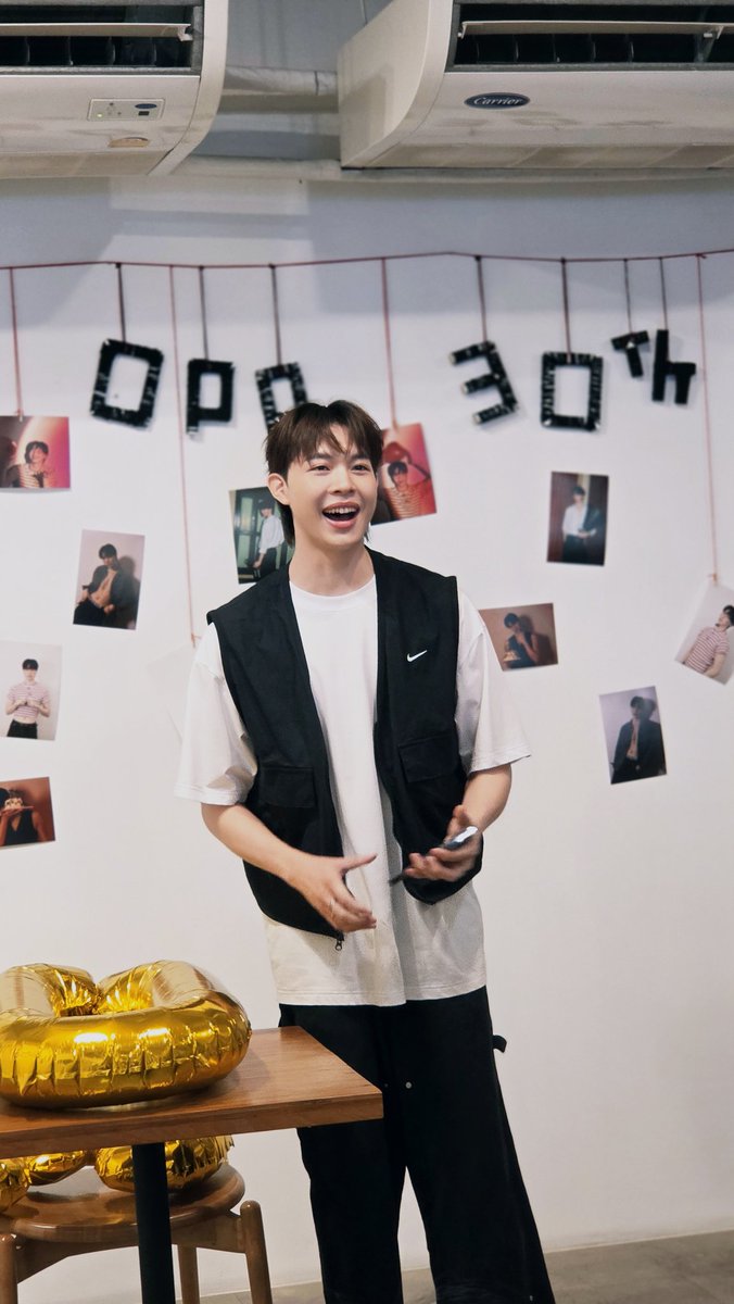 my_nameisc's tweet photo. 250518 : ได้เจอความสดใส
#oppopp
#oppmee
#Opp30thBirthdaygallery https://t.co/kHbRGatOpX