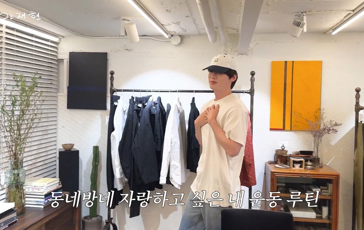 _sad_summer's tweet photo. 패션 근육 자랑ㅋㅋㅋㅋㅋㅋㅋ 
잘 붙어서 뿌듯한가봐 https://t.co/MkyOeB71ql