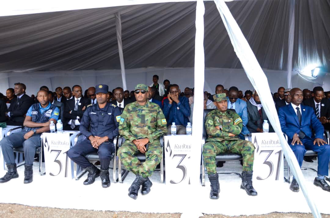 Rubavu District (@rubavudistrict) on Twitter photo Muri aka kanya, Ku rwibutso rwa Jenoside rwa Bigogwe hari kuba igikorwa cyo kwibuka Ku nshuro ya 31 Jenoside Yakorewe abatutsi aho Minisitiri <a href="/DrDamascene/">Dr. Jean Damascene BIZIMANA</a> yifatanyije n'abayobozi, abaturage b'Akarere ka Rubavu na <a href="/NyabihuDistrict/">Nyabihu District</a>, muri iki gikorwa.
#Kwibuka31
#TwibukeTwiyubaka Muri aka kanya, Ku rwibutso rwa Jenoside rwa Bigogwe hari kuba igikorwa cyo kwibuka Ku nshuro ya 31 Jenoside Yakorewe abatutsi aho Minisitiri <a href="/DrDamascene/">Dr. Jean Damascene BIZIMANA</a> yifatanyije n'abayobozi, abaturage b'Akarere ka Rubavu na <a href="/NyabihuDistrict/">Nyabihu District</a>, muri iki gikorwa.
#Kwibuka31
#TwibukeTwiyubaka