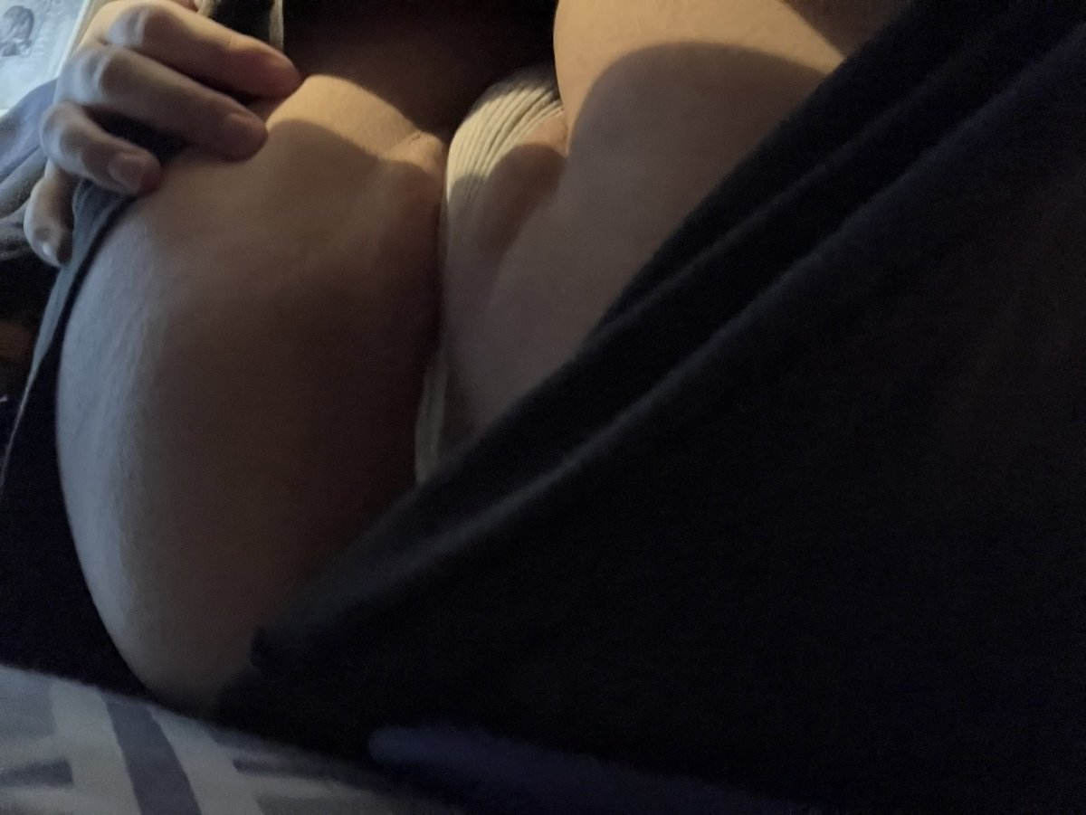 Come support me under the desk :)? I’m in dire need of help.

#nsfwtwt #asian #cumslut