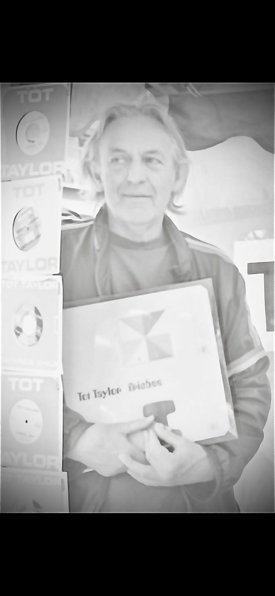 tottaylor1's tweet photo. thanx Everyone!! - the LP I’m holding (at the Indie Label Market in King’s Cross last weekend) - @IndieLabelMkt @ILM_Tokyo is my heavy 180 gsm #Frisbee album - check @RoughTrade for copies @BBC6Music @SothebysInst #RecordFair #WordInYourEar @WIYElondon https://t.co/cgqkRPefhV