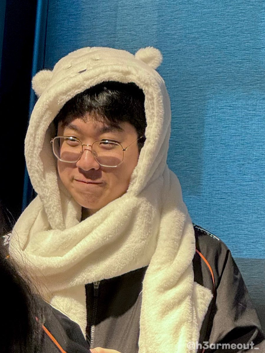 h3armeout_'s tweet photo. 우담곰 ... >.< https://t.co/WdNgGoesJr