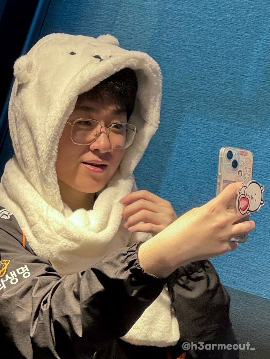 h3armeout_'s tweet photo. 우담곰 ... >.< https://t.co/WdNgGoesJr