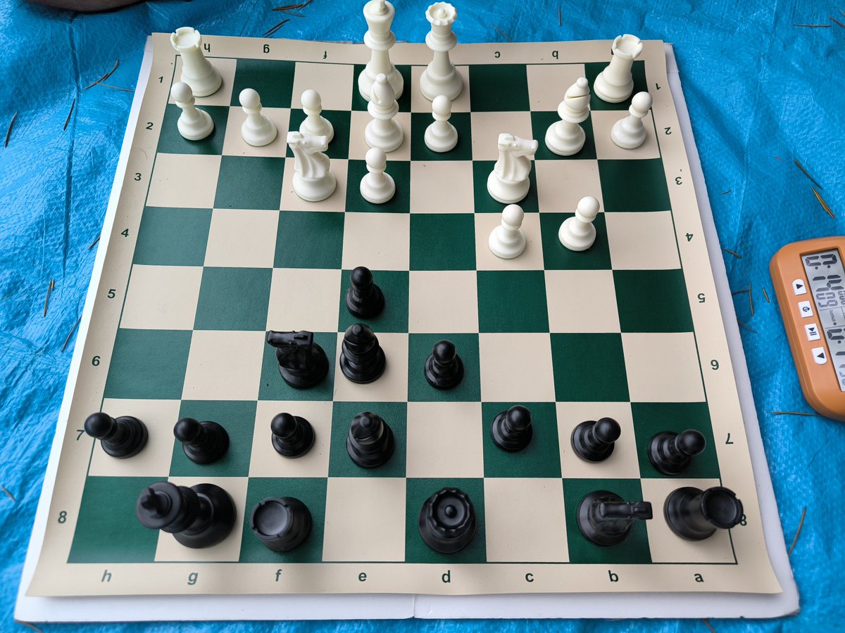 chipstar6856's tweet image. ちょっぴり時間があったので世田谷チェスクラブさんの公園チェスへ。2敗だったけどいい勝負ができて楽しかったです♪