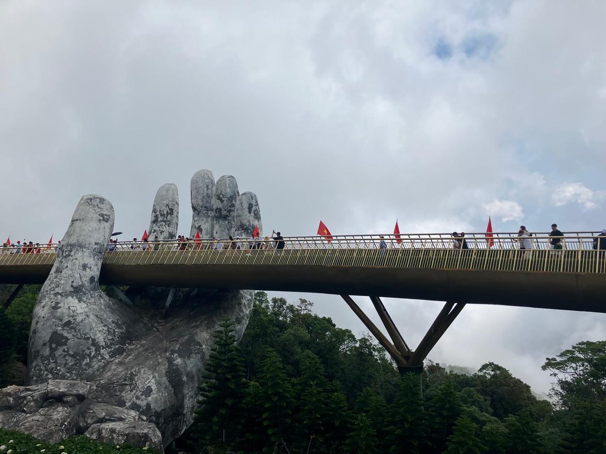 Mr_D_Baker's tweet photo. Da Nang 🇻🇳 
The Golden Bridge in the Ba Na Hills 🚠 ⛰️ https://t.co/w4m49meTwX