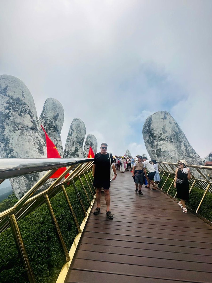 Mr_D_Baker's tweet photo. Da Nang 🇻🇳 
The Golden Bridge in the Ba Na Hills 🚠 ⛰️ https://t.co/w4m49meTwX
