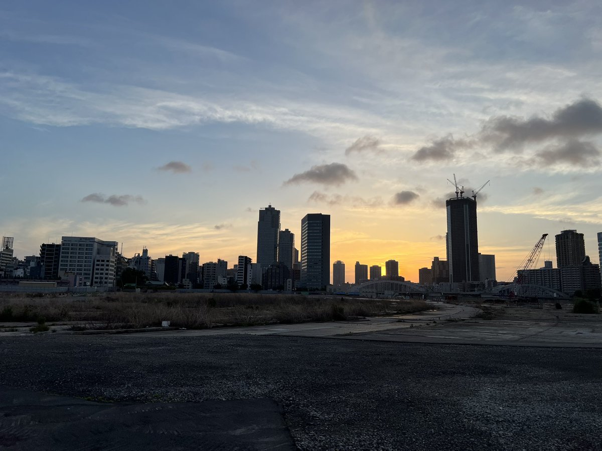 Katy_UR_Alpy3's tweet image. 過去参加回は暑さが

今回は雨と風でした

ハードルあると『負けね』となるよう産んでくれた母親に感謝です

スタートにNHKの車があったのを見て『おっ』

もう少し広まるといいな。100キロウォーク

#XW #東京エクストリームウォーク100 #TOKYOEXTREMEWALK100 #ウルトラウォーク #100キロウォーク