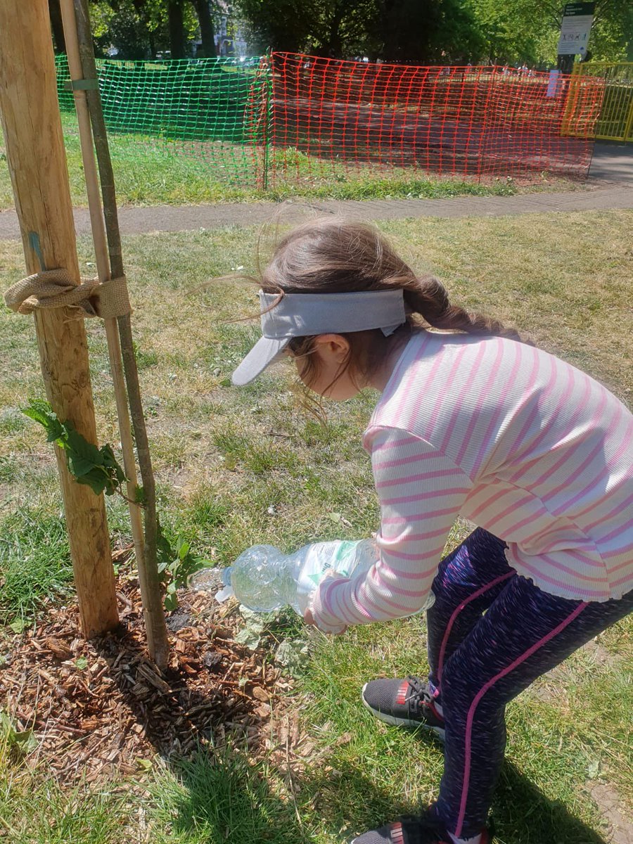 WandsworthPark's tweet image. Thanks to their Friends 💦 …

the trees 🌳 🌲 are already starting to look better @WandsworthPark @TiCLme @UrbanTreeFest 

#TreeFriends #BefriendaTree #whatFriendsarefor

x.com/wandsworthpark…