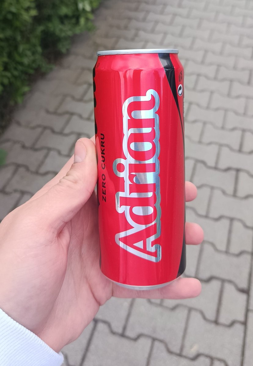 _kacperkorgul's tweet photo. W drodze na #WyboryPrezydenckie2025, poczułem się bardzo spragniony. Na szczęście chyba dokonałem słusznego wyboru 😌 https://t.co/6TPQSxydow