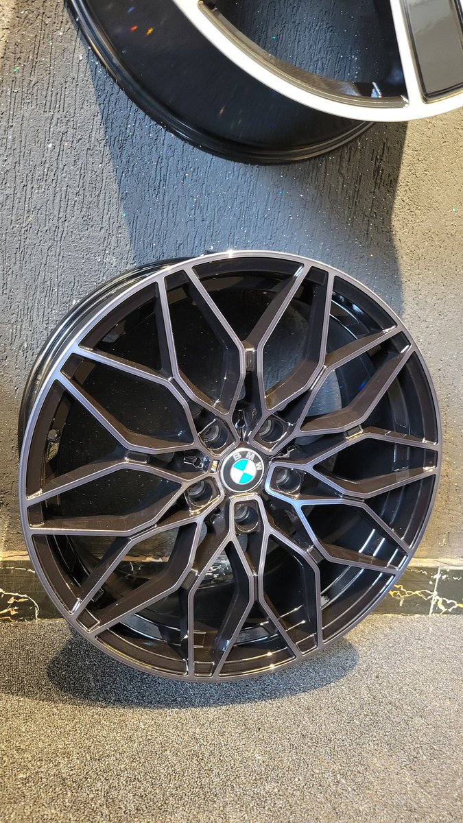 Warwickgatu's tweet photo. •19 INCH RIMS📍
•5x120📍
•8.5J IN FRONT📍
•9.5J AT THE BACK📍
BMW X4/M4 COMP📍🔥
#carparts #suspensions #facelifts #gearboxes #gearbox #spareparts #halfcuts #engines #nosecuts #motoring #Carparts #rims #cars https://t.co/mCbDBzV6fL