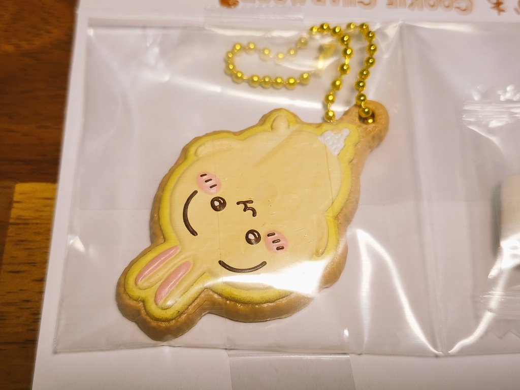 松下のおばちゃんの大好物ニッキ飴を一度食べてみたくて、コットンさんにお願いして買ってきてもらいました🥰私も好きな味だった😋今日はおばちゃんの代わりに頂きます🙏頂いたうさぎのお菓子が可愛すぎて、食べるのが勿体なさすぎる！！ちなみにちいかわもうさぎでした！笑　ありがとうございます🐰💛