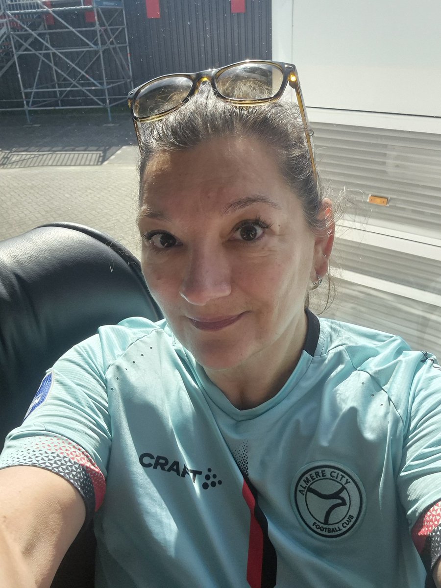 #azalm laatste uitwedstrijd van het seizoen,voorlopig laatste erdedivisiepot, laten we er een mooie middag van maken #almerecity #azALM ❤️🖤🫶💪